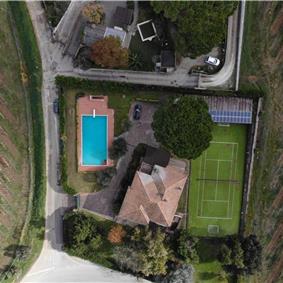 3 bedroom villa with pool and tennis court near Florence, sleeps 6